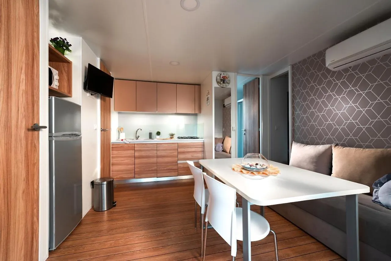 Glamour Mobile Home Weißenburg